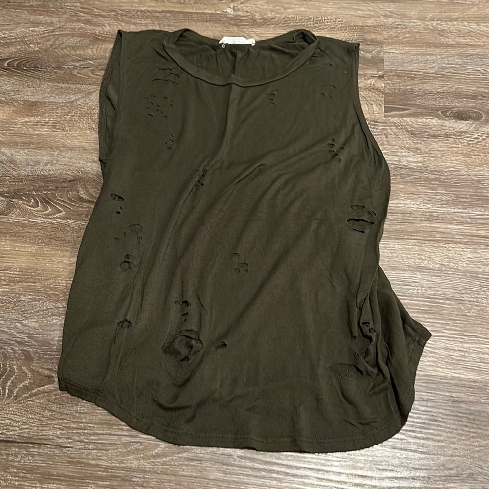 It Closet Women’s Distressed Tank Top - Size Large